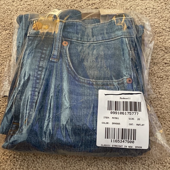 Madewell Classic Straight Jeans in Cristoforo Wash: Selvedge Edition MC561 - Picture 4 of 4